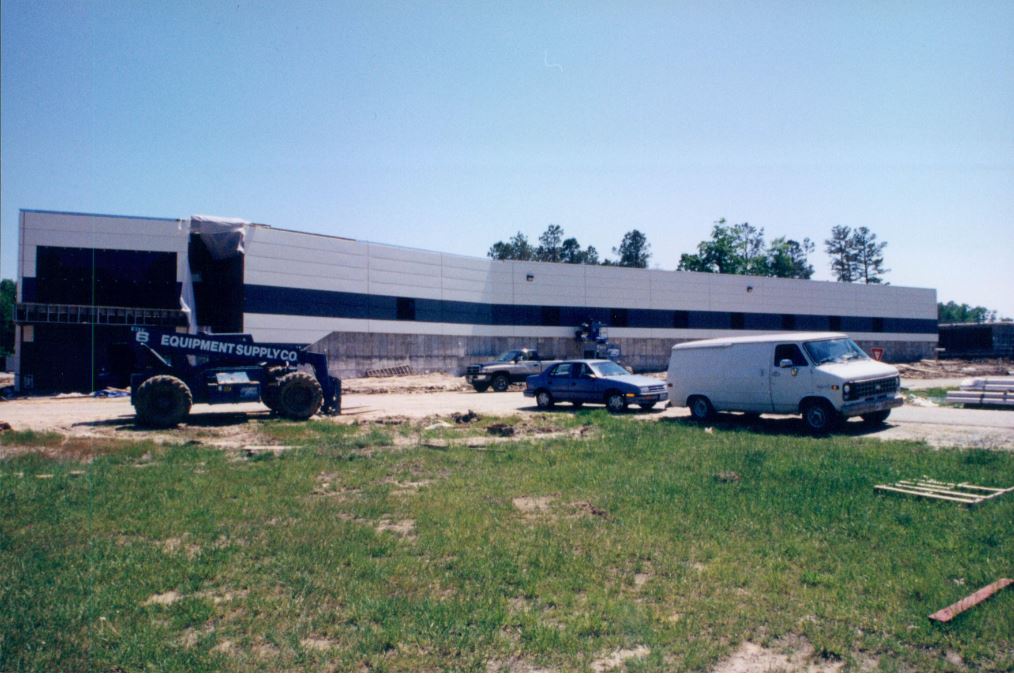 Exterior of FEL Facility under construction, May 1997.