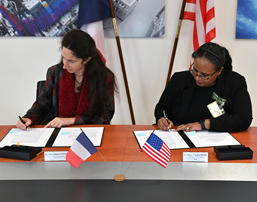 Anne-Isabelle Etienvre, director of the fundamental research division of CEA, and Asmeret Asefaw Berhe, director of the DOE Office of Science, sign an official "Statement of Interest" to launch what both agencies hope will be a significant collaboration on the Electron-Ion Collider